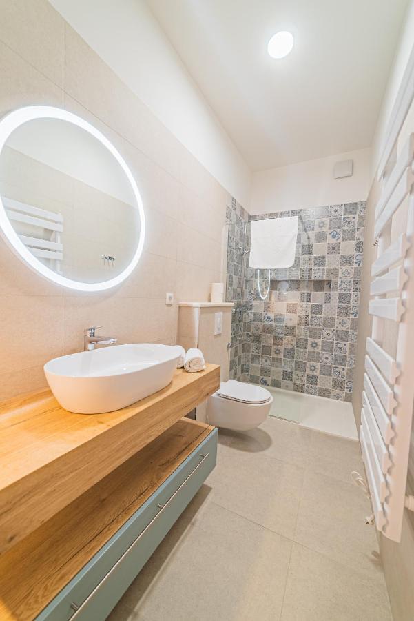 Apartman Lena Centar Bol Exterior foto
